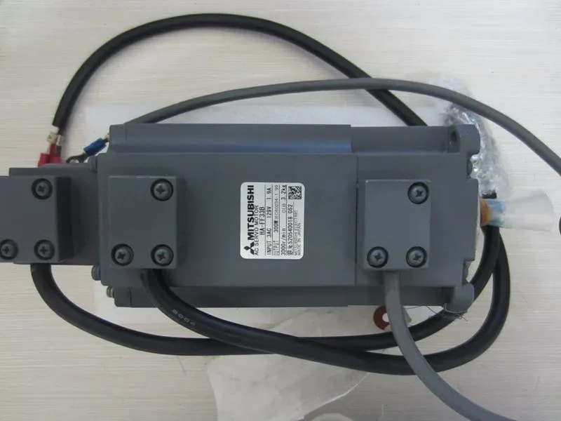Mitsubishi_220